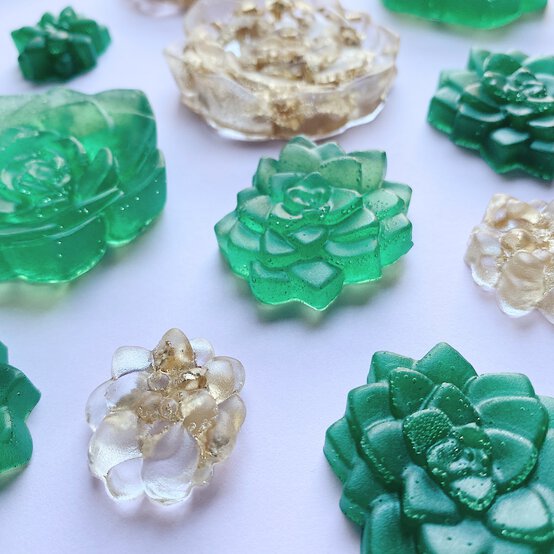 how-to-make-resin-succulents_step5b.jpg?sw=554&q=85