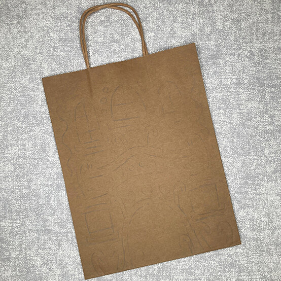 idea_ways-to-personalise-a-christmas-gift-bag-gingerbread_step2.jpg?sw=554&q=85