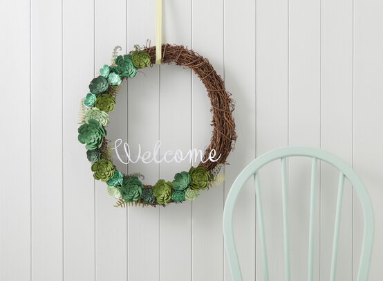 welcome_wreath1.jpg?sw=554&q=85