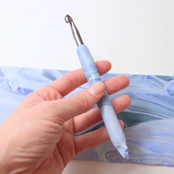 marble-fimo-crochet-hooks-4b.jpg?sw=554&q=85