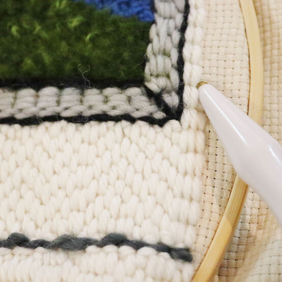 winterpunchneedle_step17.jpg?sw=554&q=85