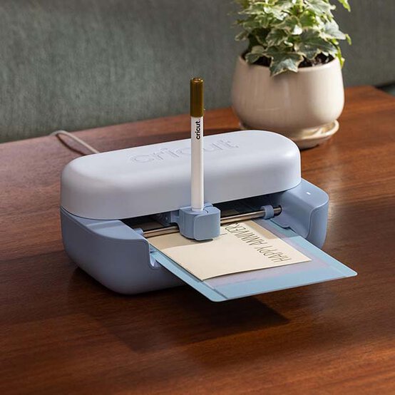 ideas%5Fget%2Dstarted%2Din%2Dcricut%2Djoy%2D2.jpg?sw=554&q=85