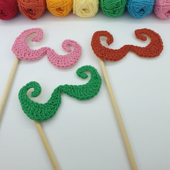 Idea_How-to-Crochet-a-Mustache_moustache-2.jpg?sw=554&q=85