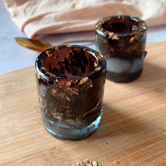 final_2_how-to-make-a-resin-salt-and-pepper-pot.jpg?sw=554&q=85