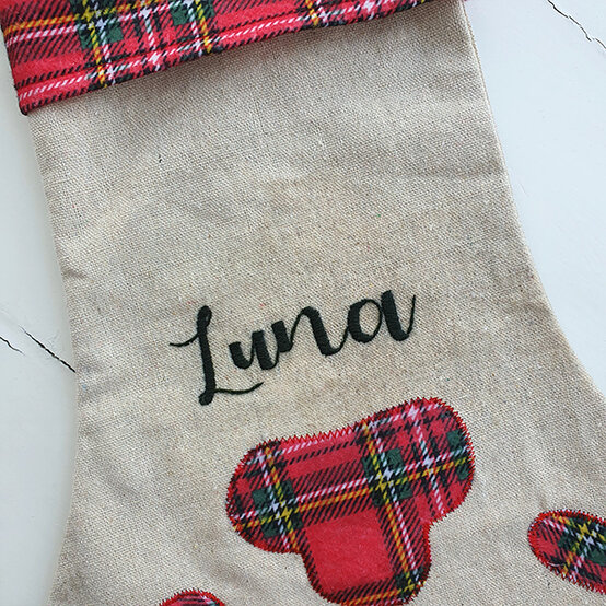 how-to-make-a-personalised-pet-%20stocking_Step5b.jpg?sw=554&q=85