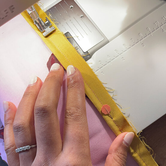 joules-piped-cushion---step-10.jpg?sw=554&q=85