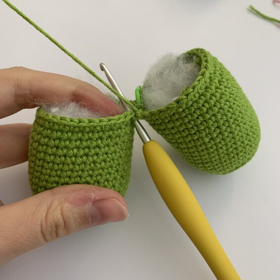 How%2Dto%2DCrochet%2Dan%2DAmigurumi%2DLochNess%5FMiddle%5F3.jpeg?sw=554&q=85