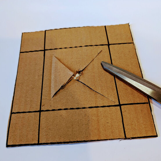 idea%5Fbeaded%2Dphoto%2Dframe%5Fstep%2D8.jpg?sw=554&q=85