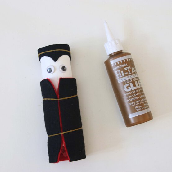 halloween-cardboard-tubes-5-square.jpg?sw=554&q=85