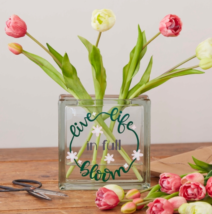 cricut-vinyl-projects-personalised-jar-with-vinyl.png?sw=680&q=85
