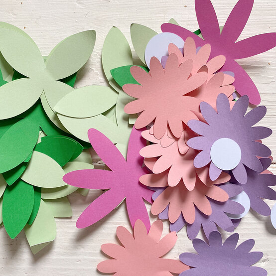 flower-garland-step2.jpg?sw=554&q=85