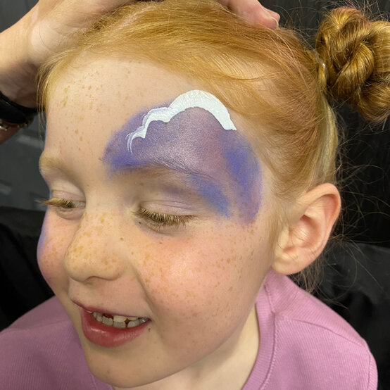 idea_halloween-face-paint-ideas-cat_step2a.jpg?sw=554&q=85