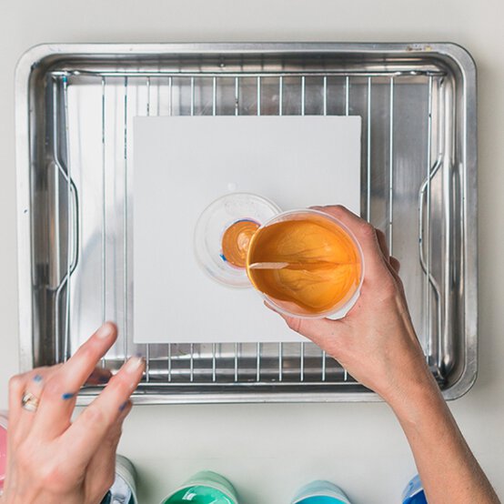 fluid-art-step-1.jpg?sw=554&q=85