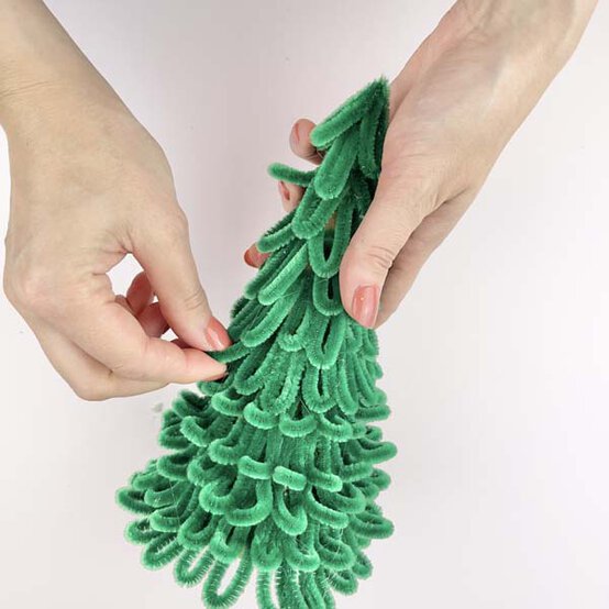 ideas%5Fpipe%2Dcleaner%2Dchristmas%2Dcrafts%5Ftree%5Fstep%2D6.jpg?sw=554&q=85