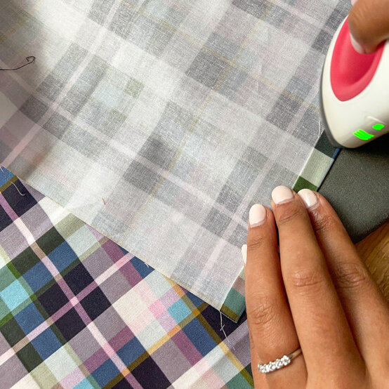 joules-piped-cushion---step-11b.jpg?sw=554&q=85