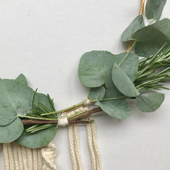 macrame-festive-wreath-13.jpg?sw=554&q=85