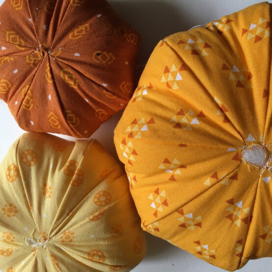fabric-pumpkins-step-4.jpg?sw=554&q=85