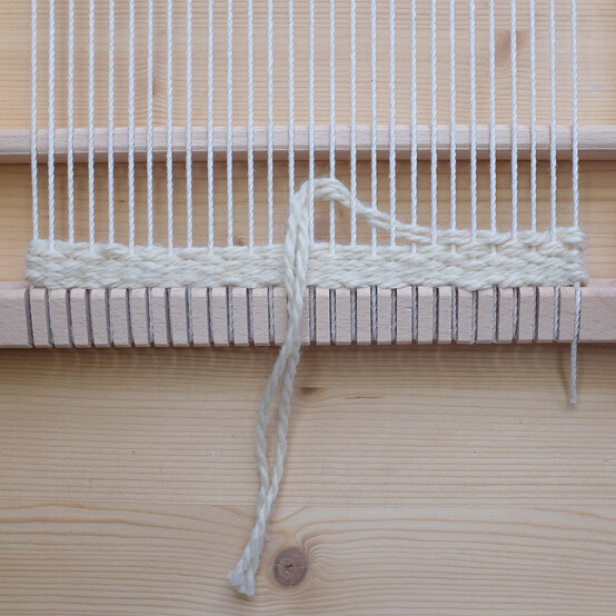 how_to_make_-a_floral_weave_10.jpg?sw=554&q=85