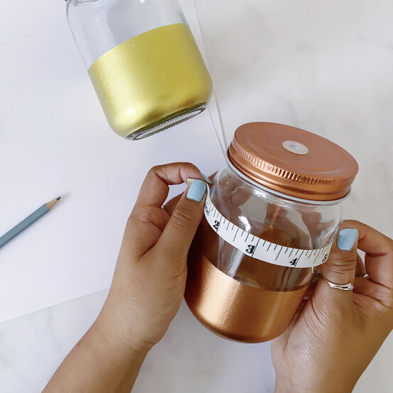 how-to-customise-drinking-jars-with-creative-lettering_freestyle-_step1.1.jpg?sw=554&q=85