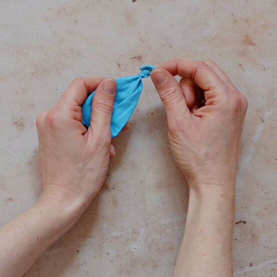 new-years-eve-kids-crafts19.jpg?sw=554&q=85