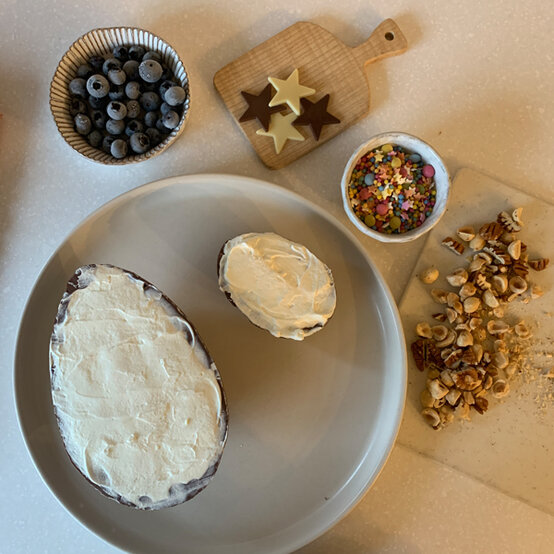 idea_how-to-make-a-chocolate-egg-cheesecake_step9a.jpg?sw=554&q=85