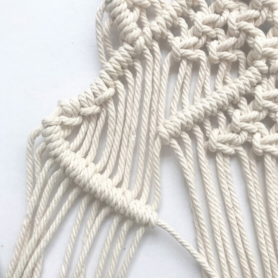 idea_macrame-large-christmas-tree_step26.jpg?sw=554&q=85