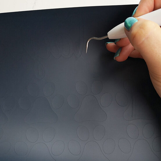 cricut-christmas-stocking-step-21.jpg?sw=554&q=85