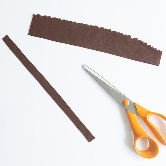 fimo-leather-effect_travel-time_luggage-tag_step-10.jpg?sw=554&q=85