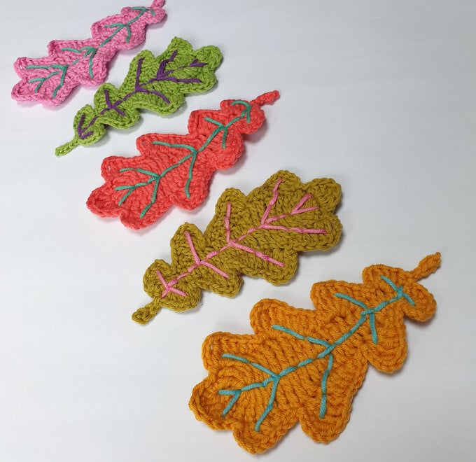 how-to-crochet-an-autumn-wreath-leaves-5.jpg?sw=680&q=85
