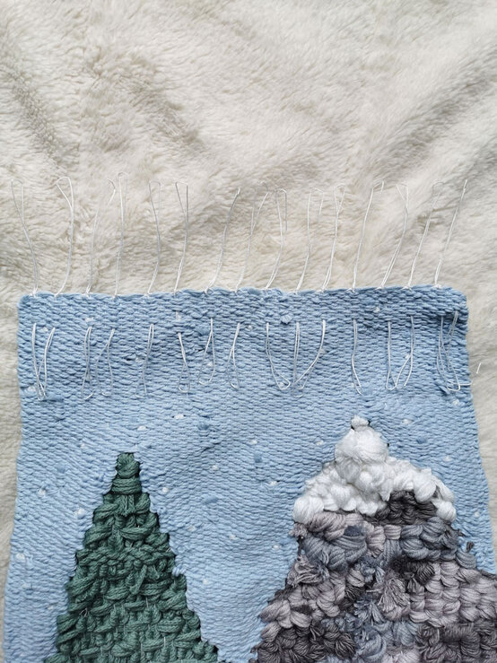 christmassceneweaving_step-25.jpg?sw=554&q=85