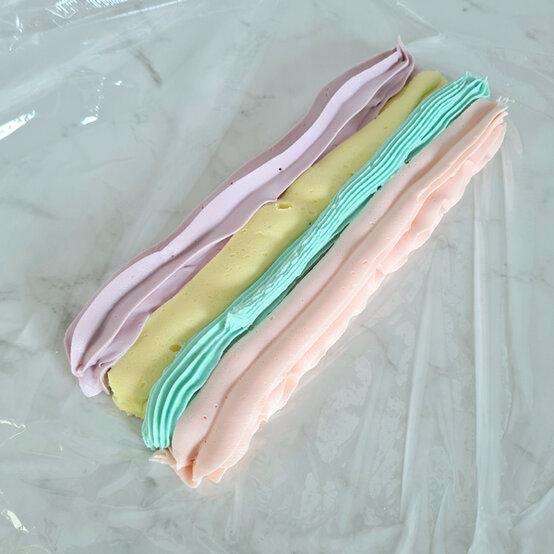 idea%5Fpastel%2Deaster%2Dcupcakes%5Fstep8a.jpg?sw=554&q=85