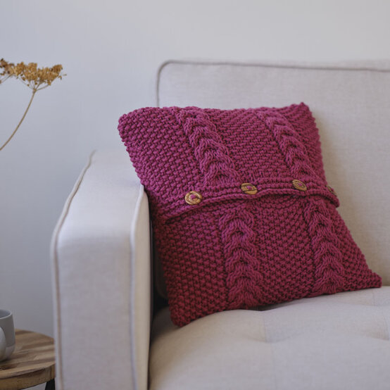 how-to-knit-a-cable-cushion_chunky_cable.jpg?sw=554&q=85