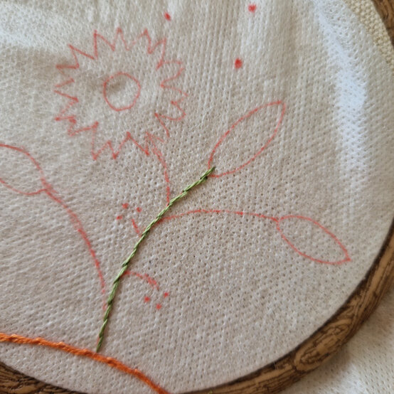 idea%5Fautumn%2Dembroidery%2Dprojects%2Dto%2Dtry%2Dcushion%5Fstep%2D21.jpg?sw=554&q=85