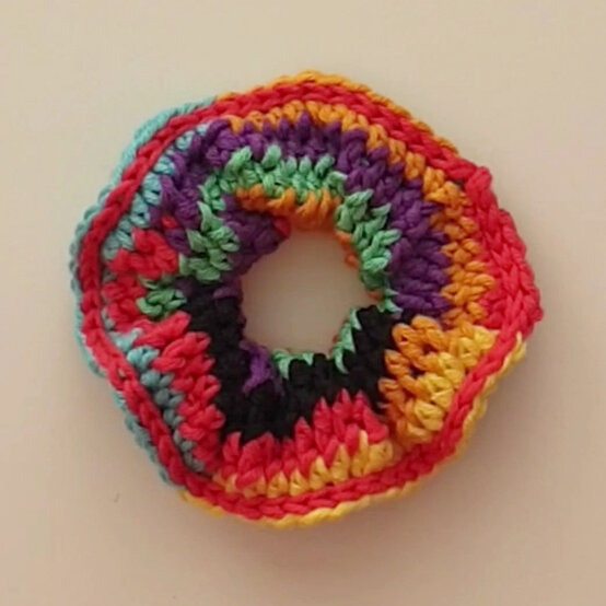 Idea_How-to-crochet-a-scrunchie_Scraps.jpg?sw=554&q=85