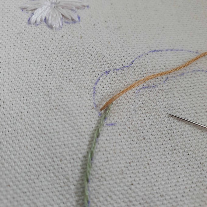 Idea_how-to-make-an-embroidered-banner_step6e.jpg?sw=680&q=85