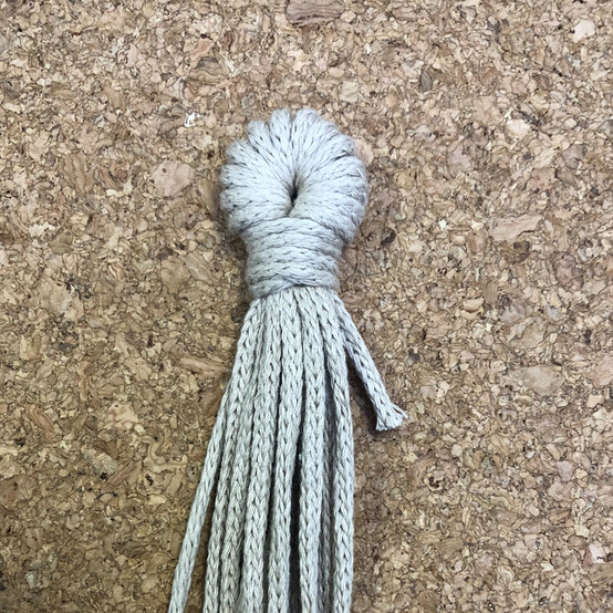 macrame_egg_holder_step_2_a.jpg?sw=554&q=85