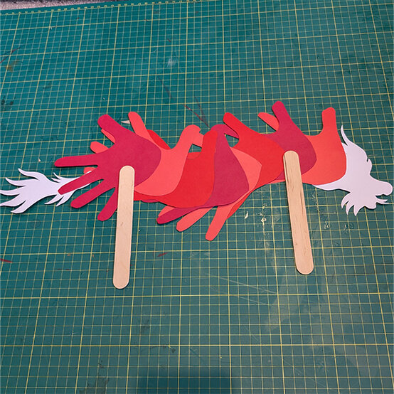 how%2Dto%2Dmake%2Da%2Ddancing%2Ddragon%2Dpuppet%5Fstep%2D4a.jpg?sw=554&q=85