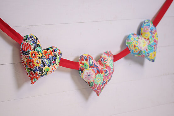 heart-bunting_blog.jpg?sw=554&q=85