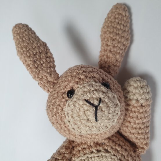 how_to_crochet_a_spring_wreath_easter-natalie-7.jpg?sw=554&q=85