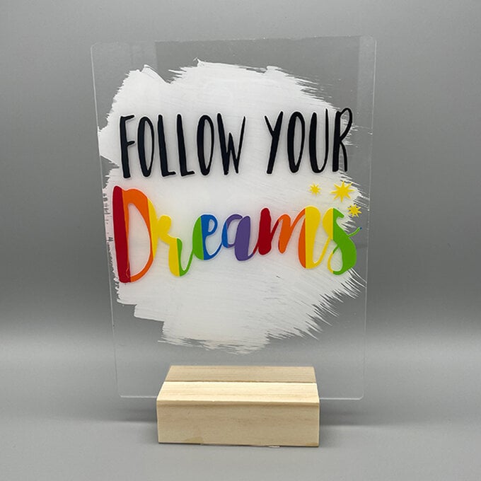 artisan-wendy-mason-follow-your-dreams-acrylic-stand.jpg?sw=680&q=85