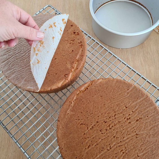 carrot-cake-step-2-2.jpg?sw=554&q=85