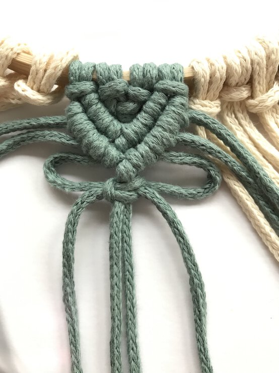 how_to_make_easter_macrame_wreath_6.jpg?sw=554&q=85