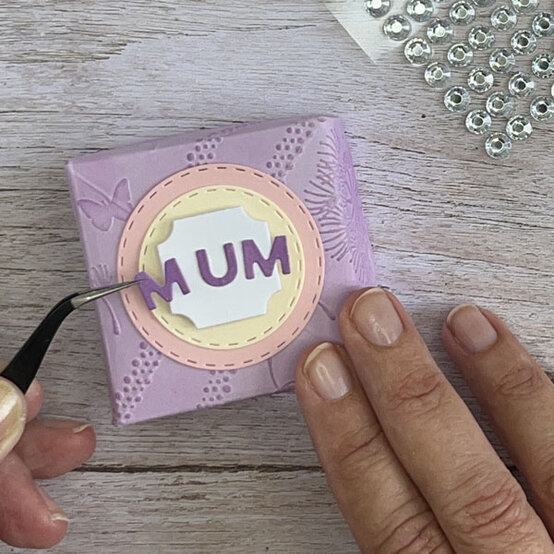 die%2Dcut%2Dprojects%2Dfor%2Dbeginners%5Forigami%2Dbox%2Dstep%2D6.jpg?sw=554&q=85