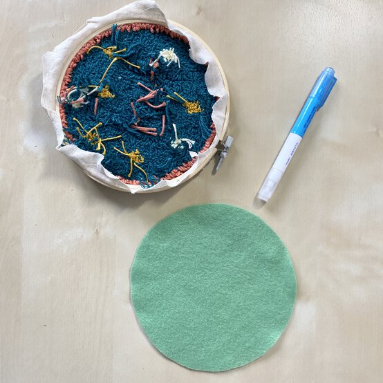 punch_needle_christmas_decorations_joy_finishing_15.jpg?sw=554&q=85