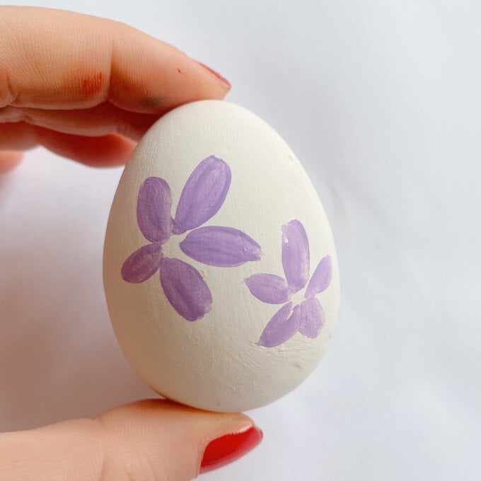 how-to-make-floral-painted-eggs-10.jpg?sw=680&q=85