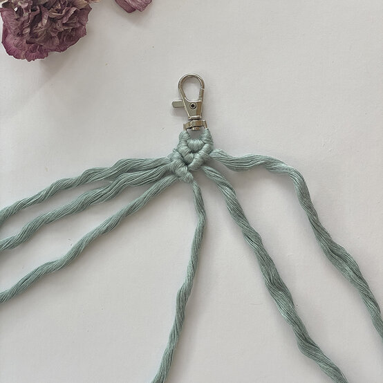 Idea_macrame-stash-busting-_keyring-STEP5.jpg?sw=554&q=85