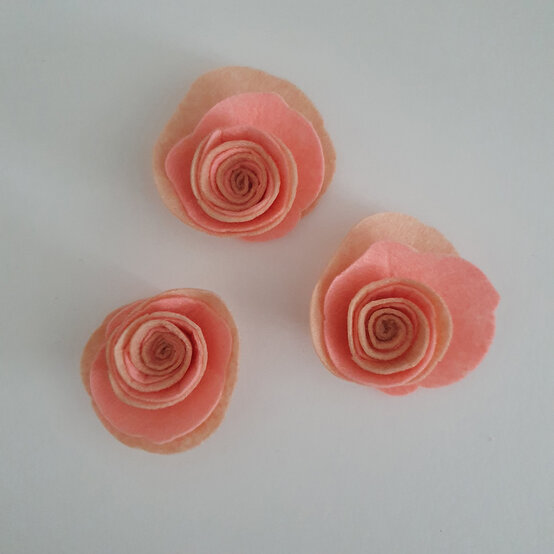 cricut-how-to-make-a-floral-headband-step8.4.jpg?sw=554&q=85