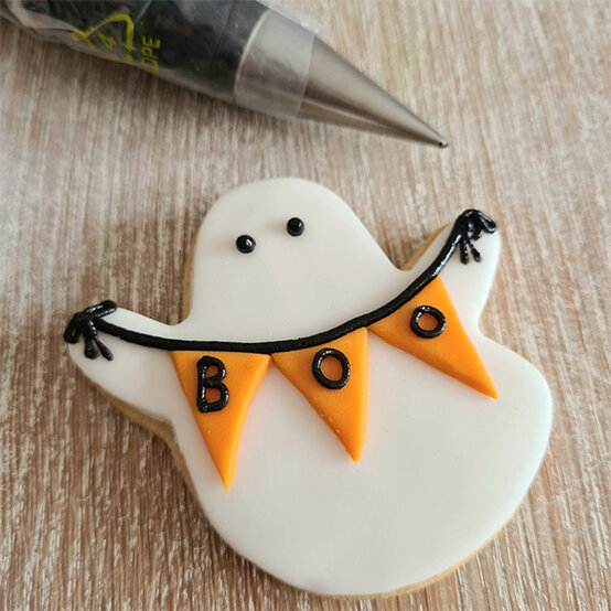 halloween-biscuits-6b.jpg?sw=554&q=85