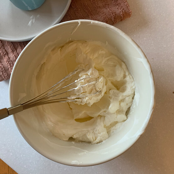 idea_how-to-make-a-chocolate-egg-cheesecake_step7b.jpg?sw=554&q=85