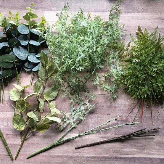 Idea_how-to-make-a-pink-floral-spring-wreath_step4.jpg?sw=554&q=85